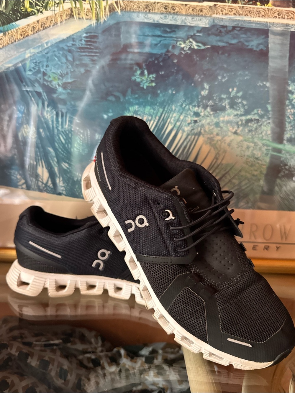 On Cloud 5 Women’s Size 8 Black White Running Walking Shoes Swiss Engineering